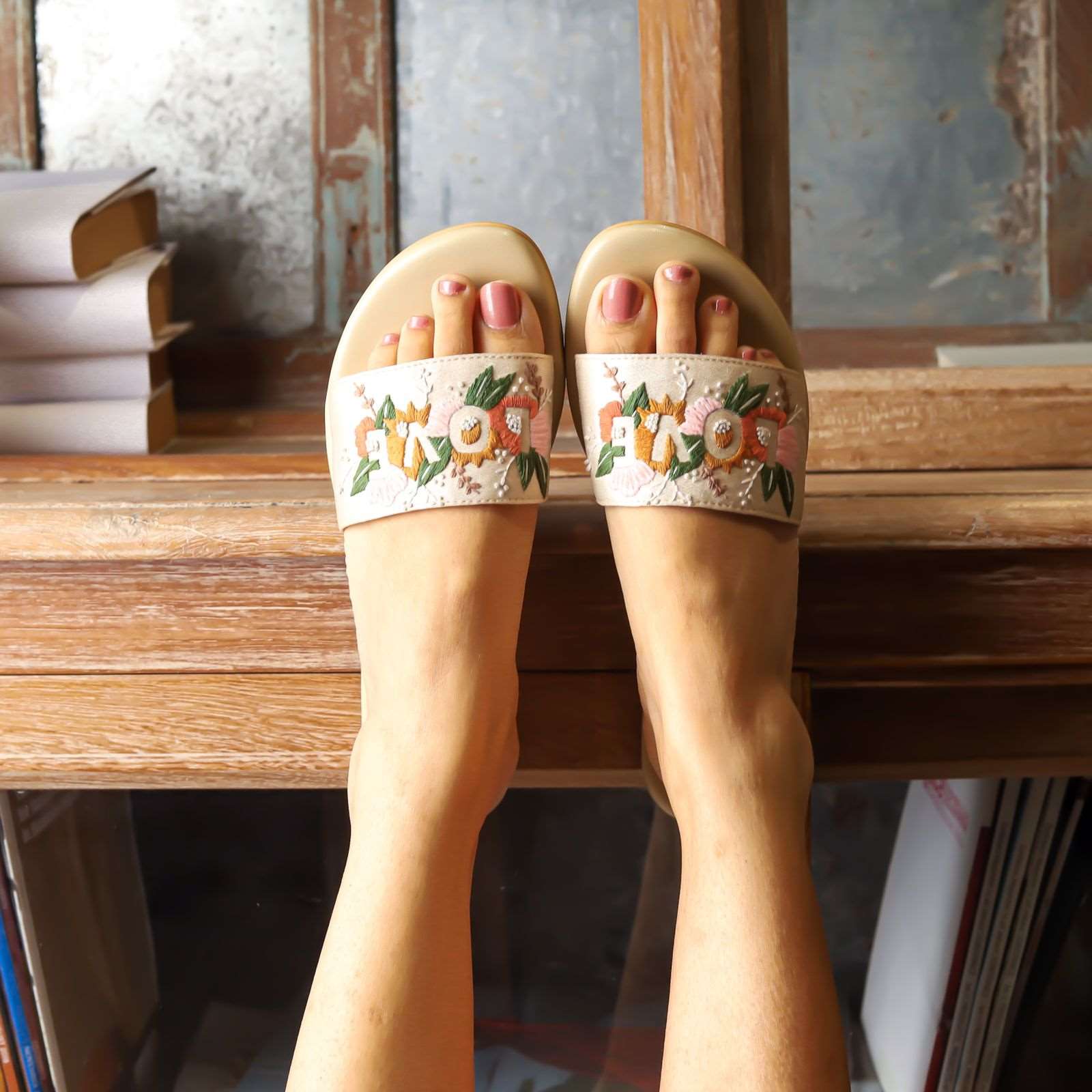 Gratitude (LOVE) (Basic comforable daily wear flats) Gratitude (LOVE) (Basic comforable daily wear flats)