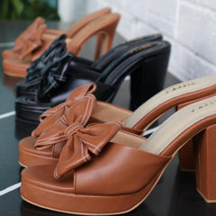 THE BOW I Tan Block Heels I Tiesta Shoes THE BOW I Tan Block Heels I Tiesta Shoes