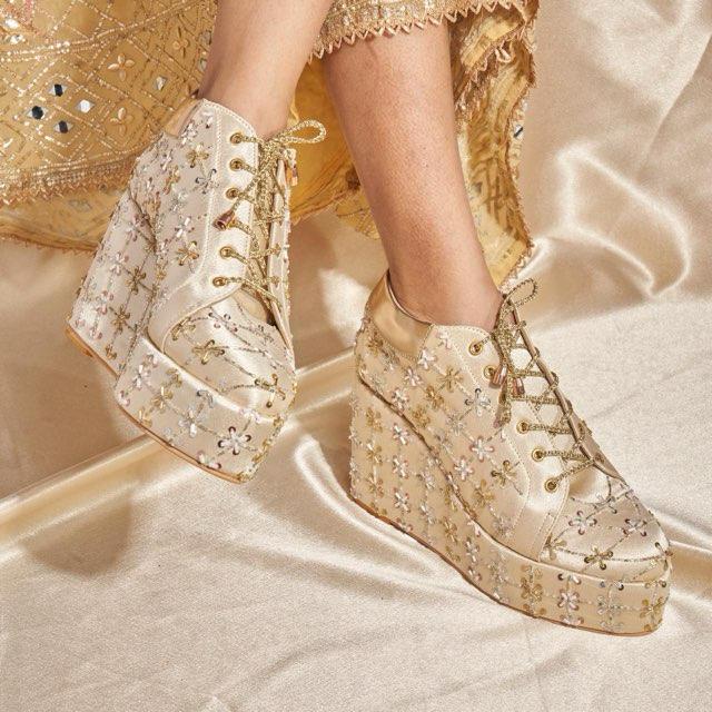 Customizable 4-Inch Cushioned Heels with Gold Silver Embroidery St