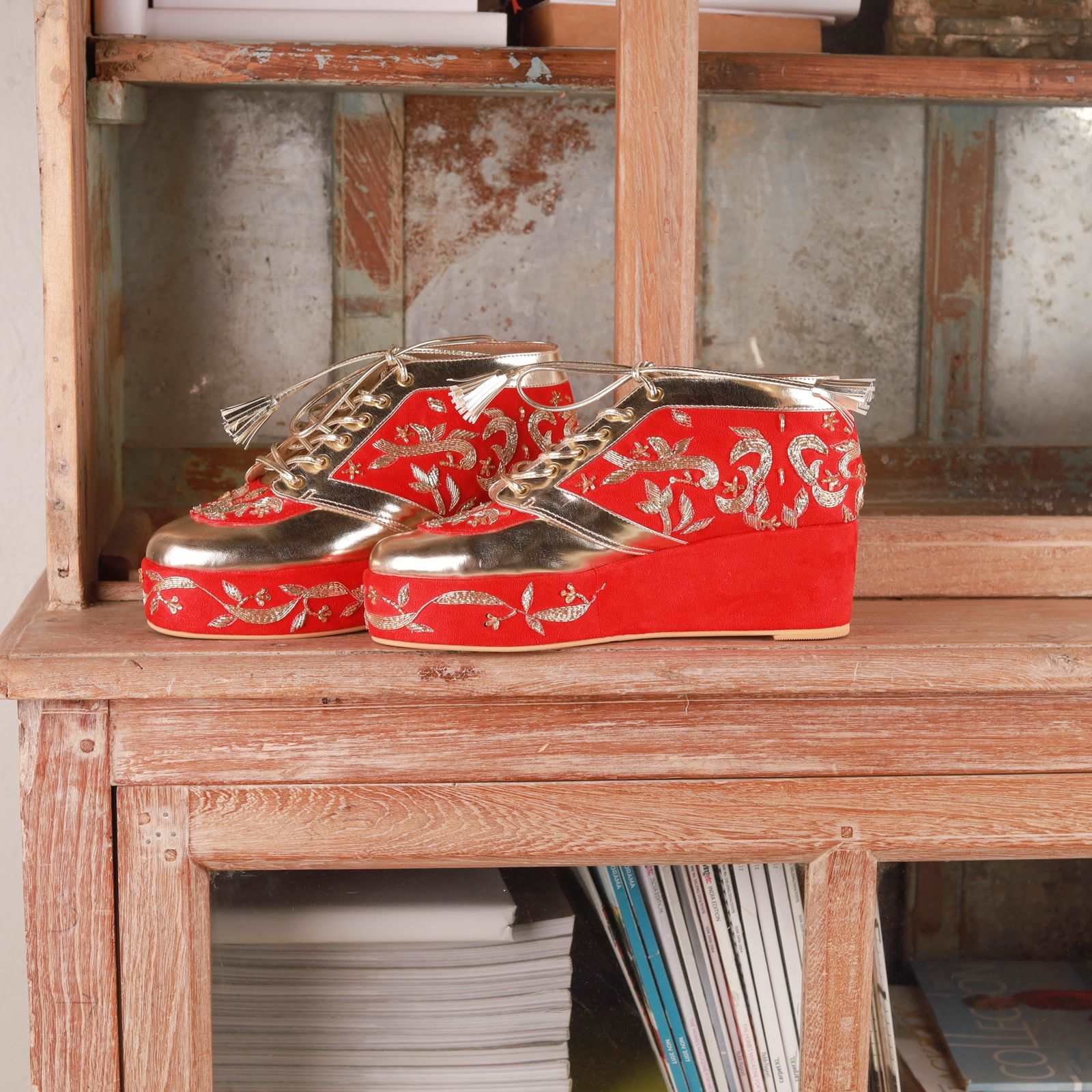 Begum (Gold Wedding sneakers Customised Red Shoes) Begum (Gold Wedding sneakers Customised Red Shoes)
