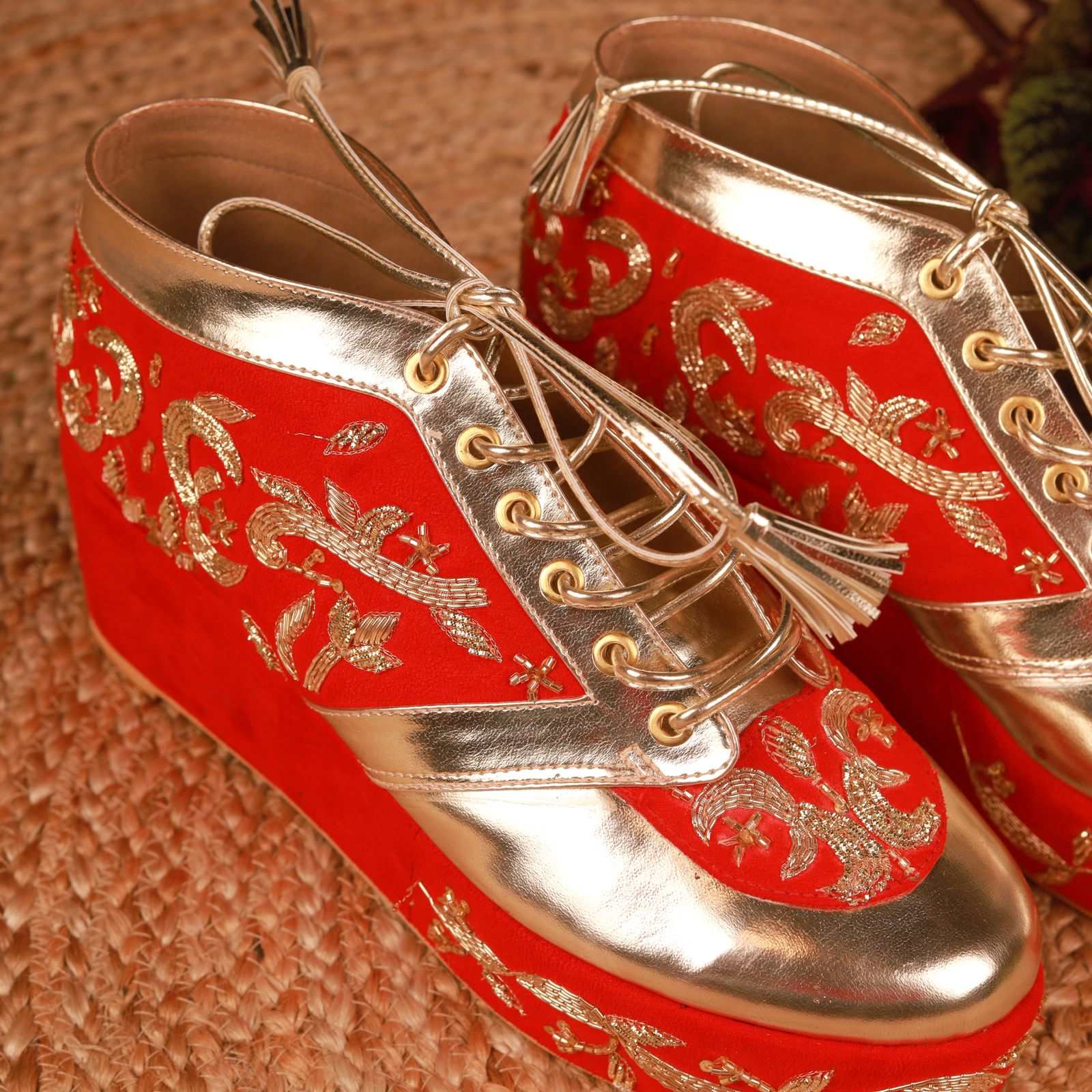 Begum (Gold Wedding sneakers Customised Red Shoes) Begum (Gold Wedding sneakers Customised Red Shoes)