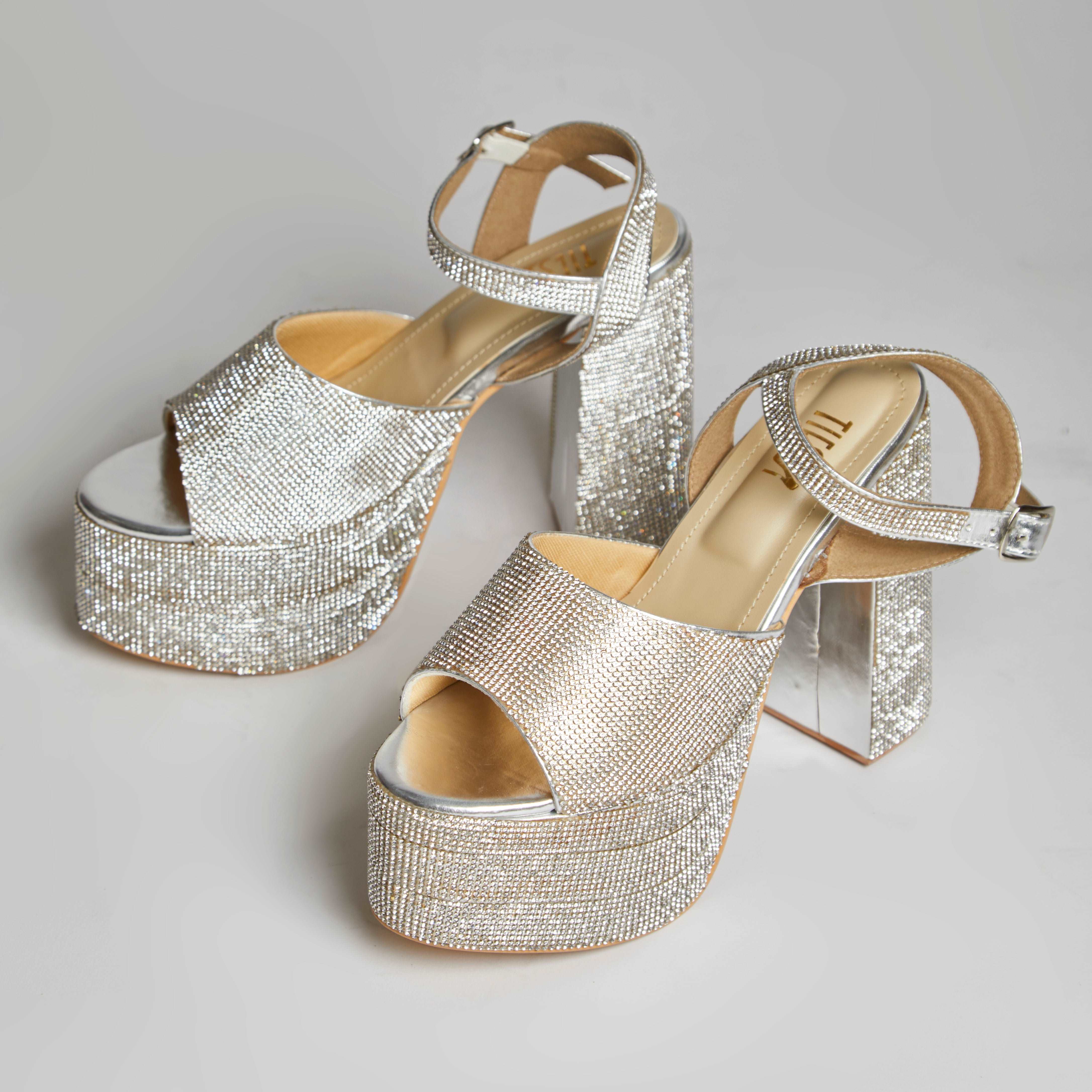 Gigi Silver Trendy Block Heels for Anytime Party Gigi Silver Trendy Block Heels for Anytime Party