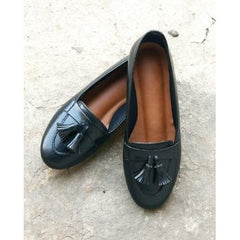 Tasseled (Black) Tasseled (Black)