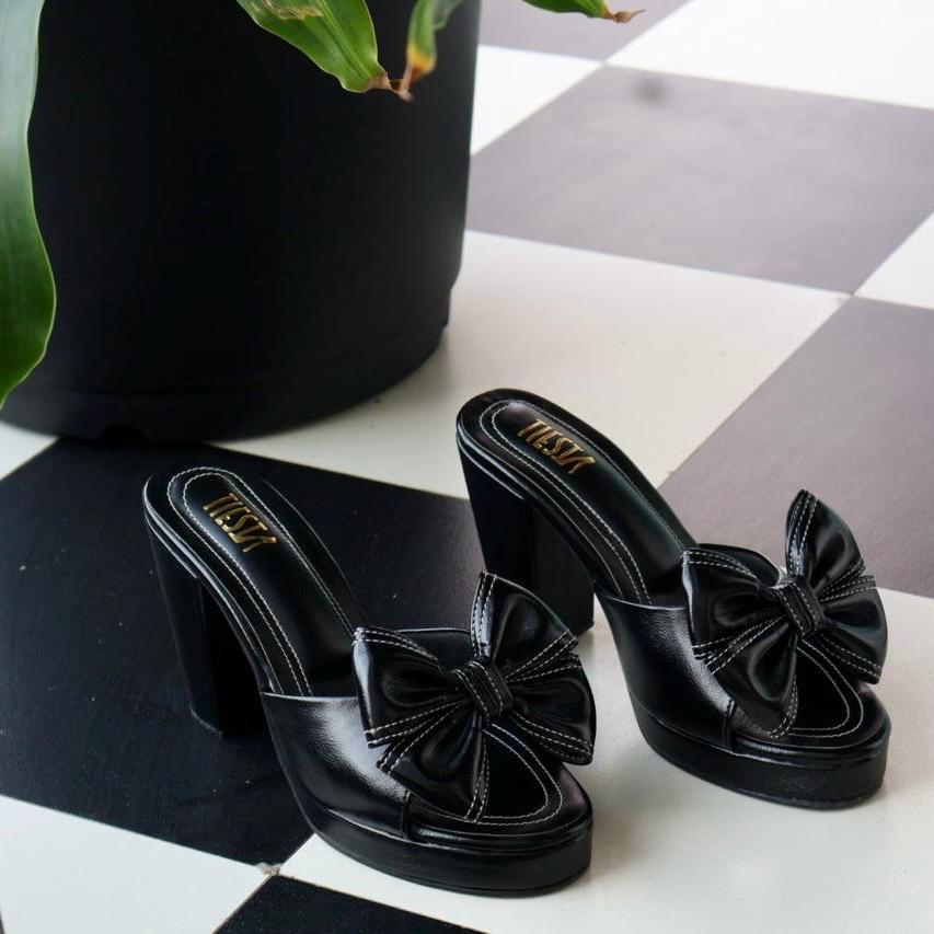 THE BOW I Black Block Heels I Tiesta Shoes