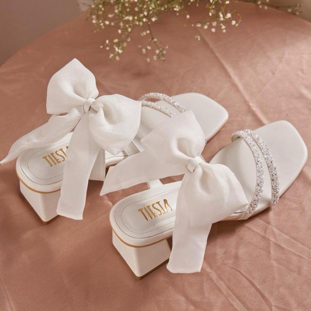 Fairy Tale White Bow Shoes with Silver Embroidery - Cinderella Vibe